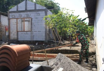 Pembangunan rumah mbah Kemi