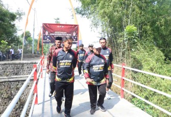 Peresmian jembatan merah putih presisi di Blitar Kota
