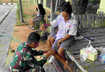 Penanganan medis siswa di perbatasan