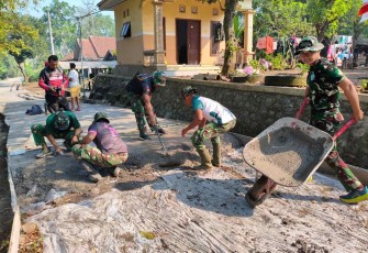 Pengecoran jalan dusun Lembenah