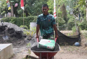 Pasokan material RTLH di dusun Lembenah