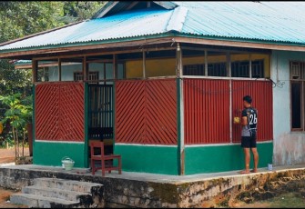 Rehab RLTH ibu Diana warga Kampung Sesor