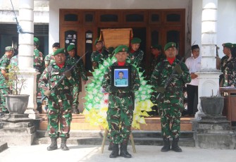 Upacara Pemakaman Peltu Agus Priyanto