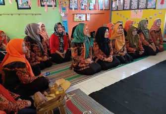 Guru TK se-Kecamatan Randuagung Ikuti Bimbingan Perpustakaan