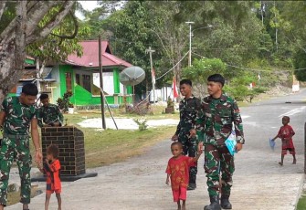 Senyum kegembiraan anak-anak Kampung Sesor