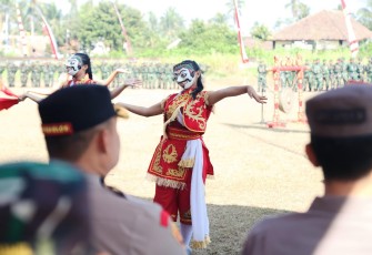 Pentas tarian khas Lumajang
