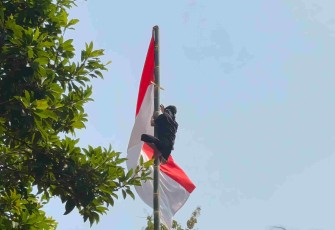 Upacara rakyat di pegunungan Kendeng, Jawa Tengah, Senin (17/8)