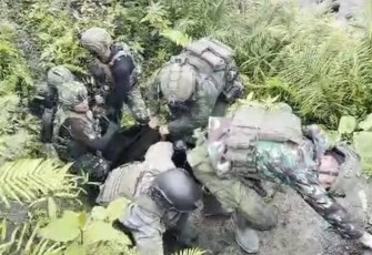 Demi Pulangkan Korban, Prajurit TNI Terobos Medan Ekstrem dan Hadapi Hujan Peluru OPM di Yahukimo