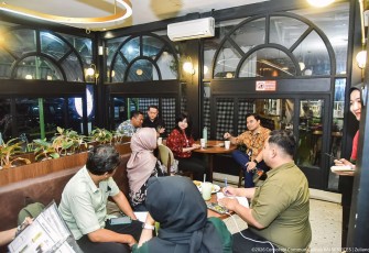Direksi KAI Services Gelar Pertemuan Bersama Komunitas Pengguna KRL di Gambir