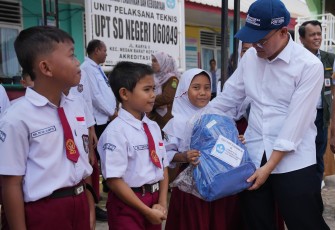 Menteri Pendidikan Dasar dan Menengah Abdul Mu’ti, Kunjungi Sekolah Terdampak Bencana di Medan