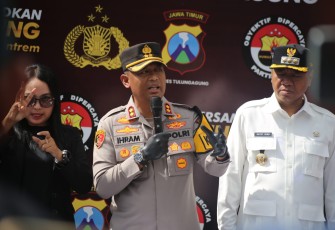 Kapolres Tulungagung AKBP Dr Ilham Kustarto saat memberikan konferensi pers 