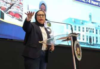 Wakil Kepala BGN Bidang Komunikasi Publik dan Investigasi, Nanik Sudaryati Deyang