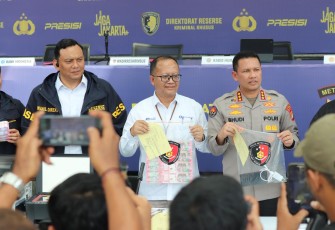 Kabid Humas Polda Metro Jaya Kombes Pol Budi Hermanto saat konferensi pers, Rabu (1/4)
