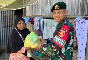 Peduli warga Manumutin