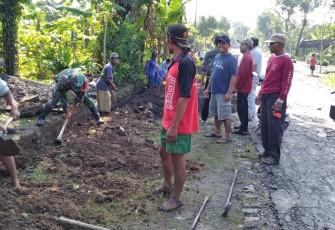 Bersihkan lingkungan wilayah desa binaan