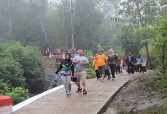 Jalan santai warga desa Sukorejo