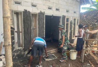 Plaster dinding rumah Khosina