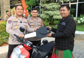 Polres Gresik Kembalikan 3 Motor Korban Curanmor dan Begal Tanpa Biaya