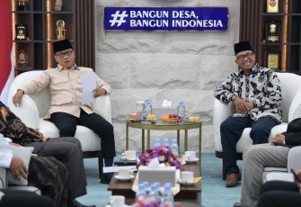 Menteri Desa dan Pembangunan Daerah Tertinggal (Mendes PDT) Yandri Susanto menerima audiensi Pengurus Pondok Pesantren (Ponpes) Al Hikmah 2 di ruang kerja, Senin (2/6/2026)