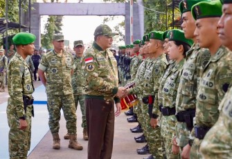 Wapang TNI Bersama Menhan RI Tinjau Lokasi Industri Strategis dan Yonif TP 938/Pancasona  di Jawa Barat