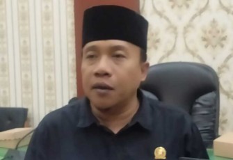Ketua DPRD Trenggalek, Doding Rachmadi, saat di konfirmasi