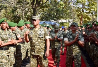 Wakil Panglima TNI Jenderal TNI Tandyo Budi R. bersama Menteri Pertahanan RI Jenderal TNI (Purn) Sjafrie Sjamsoeddin dan Wakil Kepala Staf Angkatan Darat Letjen TNI Muhammad Saleh Mustafa