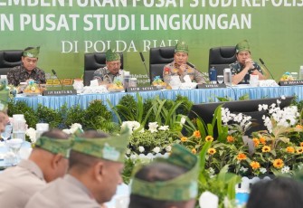Kepala Divisi Hubungan Masyarakat (Kadiv Humas) Polri Irjen Pol. Johnny Eddizon Isir, S.I.K., M.T.C.P
