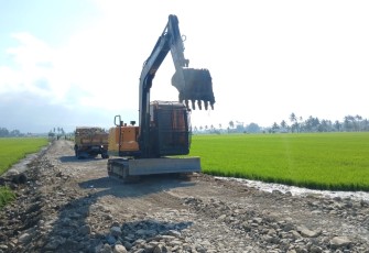 Pembangunan jalan tani desa Tanratuo