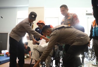 Polres Pelabuhan Tanjungperak Dampingi Korban Peristiwa KM Mutiara Sentosa II, Pastikan Penanganan Maksimal
