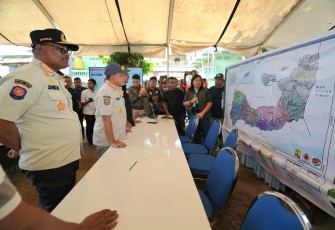 Menteri Dalam Negeri (Mendagri) Muhammad Tito Karnavian mengapresiasi manajemen posko yang dikelola Pemerintah Kabupaten (Pemkab) Sikka, Nusa Tenggara Timur (NTT)