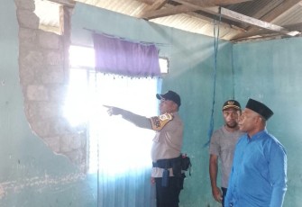 Dampak kerusakan pada beberapa bangunan pasca gempa berkekuatan M5,5 mengguncang wilayah Kabupaten Halmahera Tengah, Provinsi Maluku Utara, pada Selasa (1/9) pukul 15.32 WIB.  Sumber: BPBD Kabupaten Halmahera Tengah