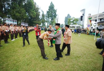 Kapolri Jenderal Polisi Listyo Sigit Prabowo menghadiri Apel Kebangsaan Kemah Nasional Pramuka Persatuan Ummat Islam (PUI) 2026 di Selabintana Camping Ground, Kabupaten Sukabumi 