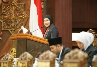 Juru Bicara Fraksi PDIP DPRD Jatim, Dewanti Rumpoko