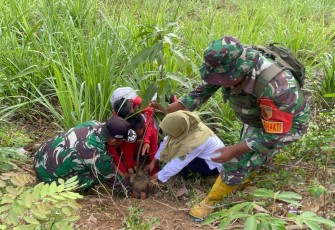 Kodim 0806/Trenggalek Ajak Pelajar Tanam Pohon