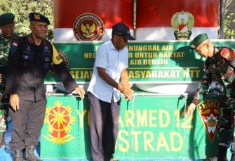 TNI Manunggal Air, Yonarmed 12 Kostrad Hadirkan Harapan Air Bersih bagi Masyarakat Perbatasan