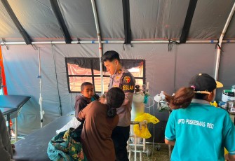 Tim Kesehatan Korbrimob Pastikan Kondisi Warga Terdampak Gempa Terpantau