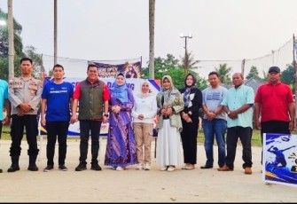 Sekda Bintan Buka Turnamen Bola Voli Semi Open Antar RW Cup V di Sebong Lagoi