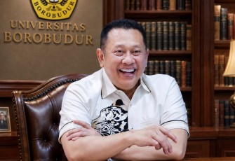 Bambang Soesatyo Anggota DPR RI/Ketua MPR RI ke-15/Ketua DPR RI ke-20/Ketua komisi III DPR RI ke-7/Dosen Pascasarjana (S3) lImu Hukum Universitas Borobudur, Universitas Jayabaya danUniversitas Pertahanan (Unhan) 