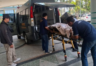 Ambulans Gratis Polresta Pati Antar Pasien Lansia Patah Tulang dari Pati ke RS Kariadi Semarang
