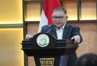 Mewakili Jaksa Agung, Jaksa Agung Muda Bidang Perdata dan Tata Usaha Negara (Jamdatun) R. Narendra Jatna