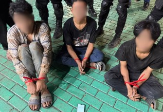 Brimob Polda Metro Jaya Amankan Tiga Pelaku Perampasan di Tomang
