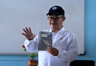 Menteri Pendidikan Dasar dan Menengah (Mendikdasmen), Abdul Mu’ti, meninjau langsung kondisi SMP Negeri 16 Medan