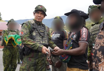 Empat Anggota OPM Serahkan Senjata dan Kembali ke Pangkuan Ibu Pertiwi