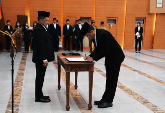Menteri Dalam Negeri (Mendagri) Muhammad Tito Karnavian melantik sejumlah Pejabat Pimpinan Tinggi Pratama dan Pejabat Fungsional di lingkungan Kementerian Dalam Negeri (Kemendagri) 