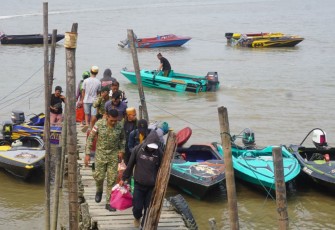 Cegah Jalur Ilegal ke Malaysia, Satgas Pamtas TNI Gagalkan Keberangkatan Empat Calon PMI