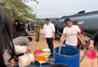 Bupati Bintan Roby Kurniawan SPWK Tinjau Pendistribusian Air Bersih