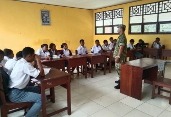 Pembekalan wawasan kebangsaan siswa SMA Negeri 1 Ransiki, Selasa (20/10)