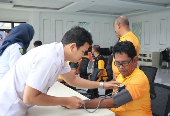 Seksi Humas Polres Tapsel Menggelar Donor Darah Sambut Hari Jadi Humas Polri Ke - 75