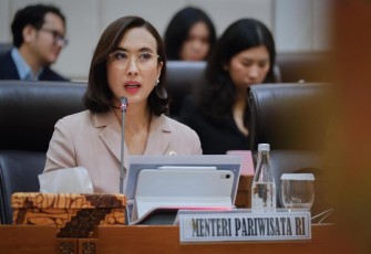 Menteri Pariwisata (Menpar) Widiyanti Putri Wardhana dalam Rapat Kerja dengan Komisi VII DPR RI di Gedung DPR RI, Rabu (4/2/2026).