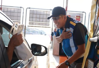 Rayakan Hari Konsumen, JTT Berikan Kejutan Manis Pengguna Jalan Tol Trans Jawa